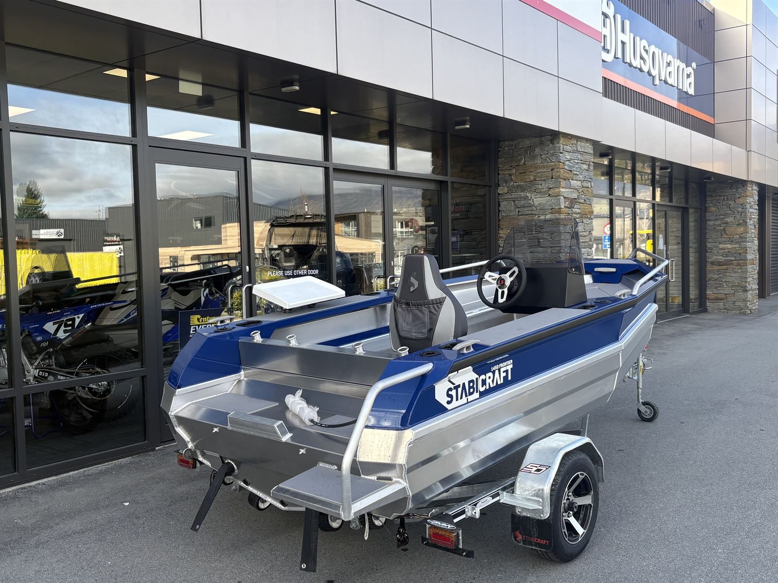 1450 Frontier Sportfish + Yamaha 50HP Outboard + DWM Trailer