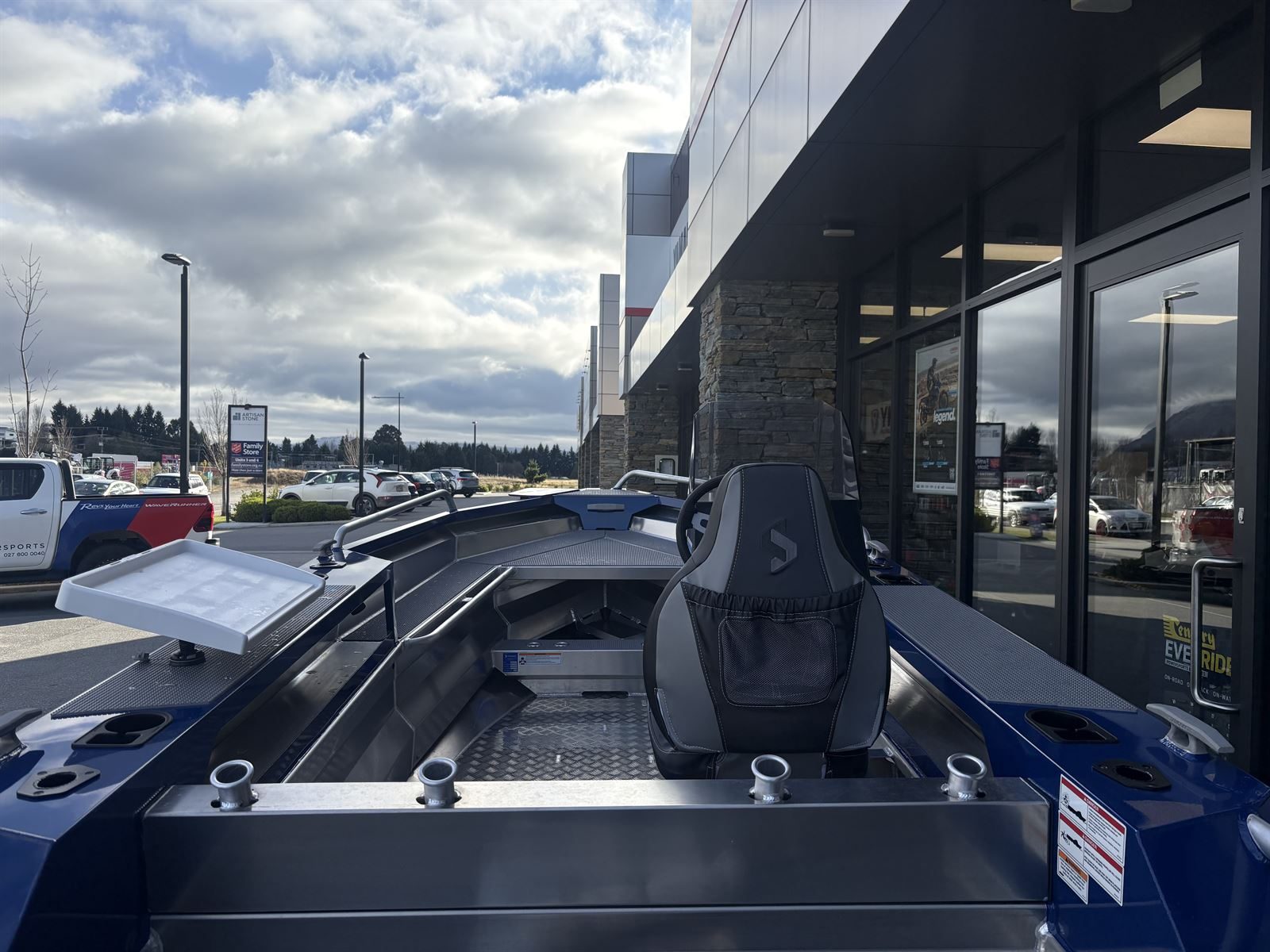 1450 Frontier Sportfish + Yamaha 50HP Outboard + DWM Trailer