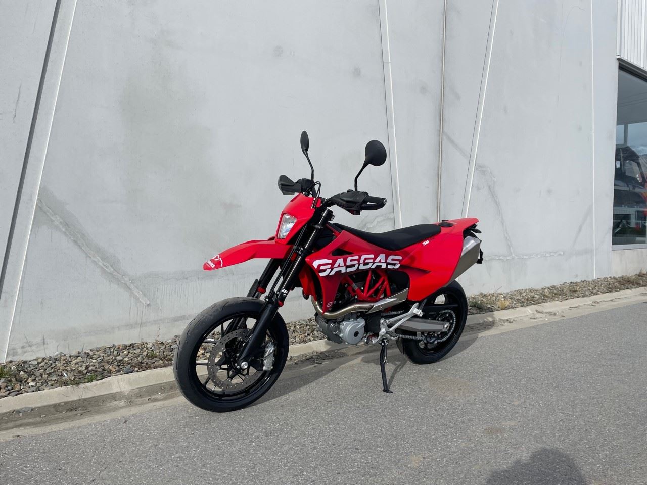 SM 700 2022