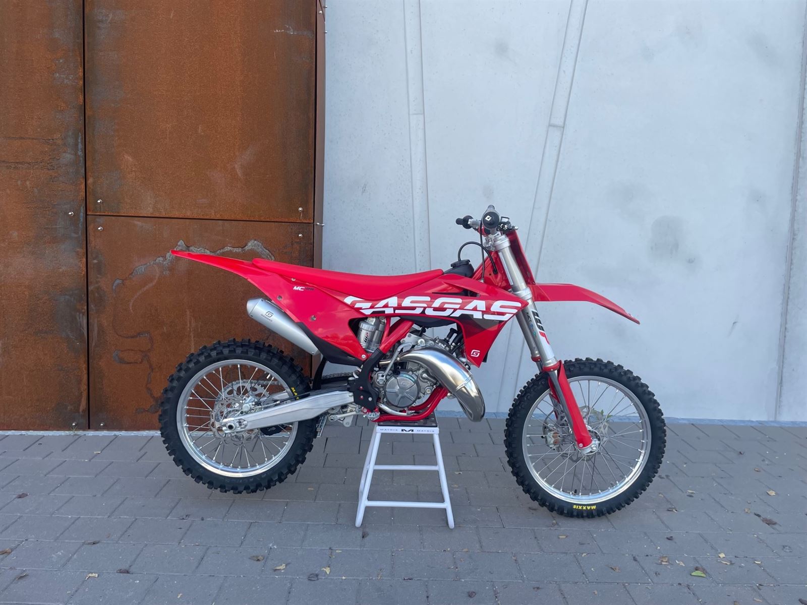 MC 125 2023