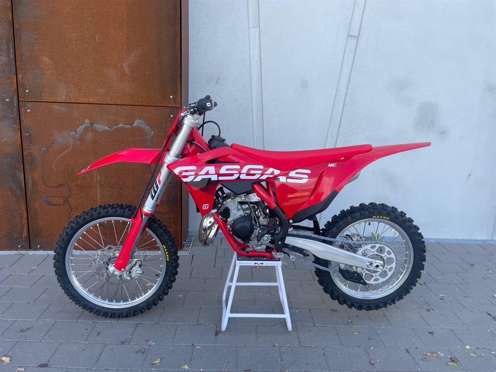 MC 125 2023