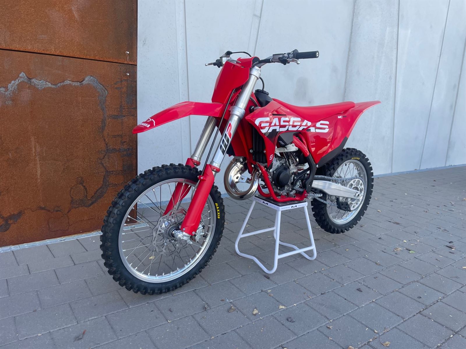 MC 125 2023