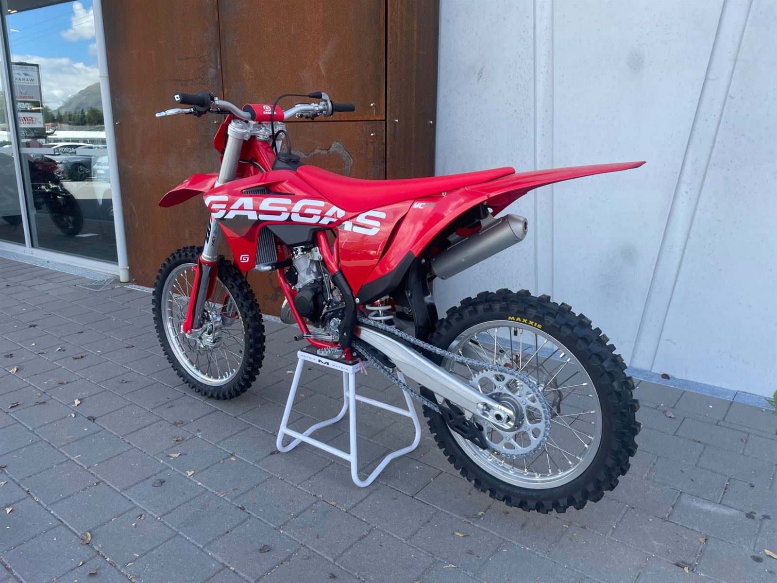 MC 125 2023