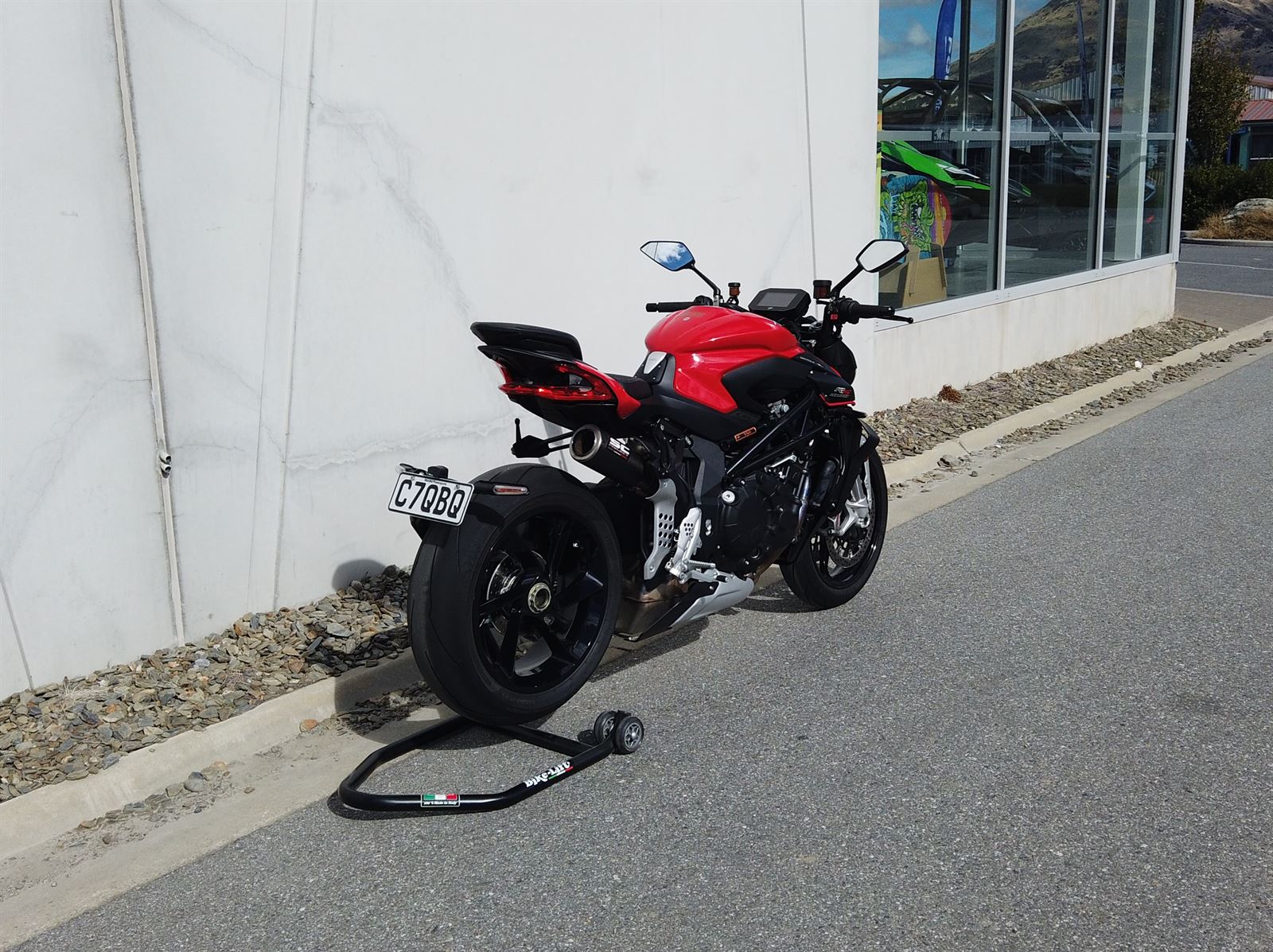 BRUTALE 1000 2022
