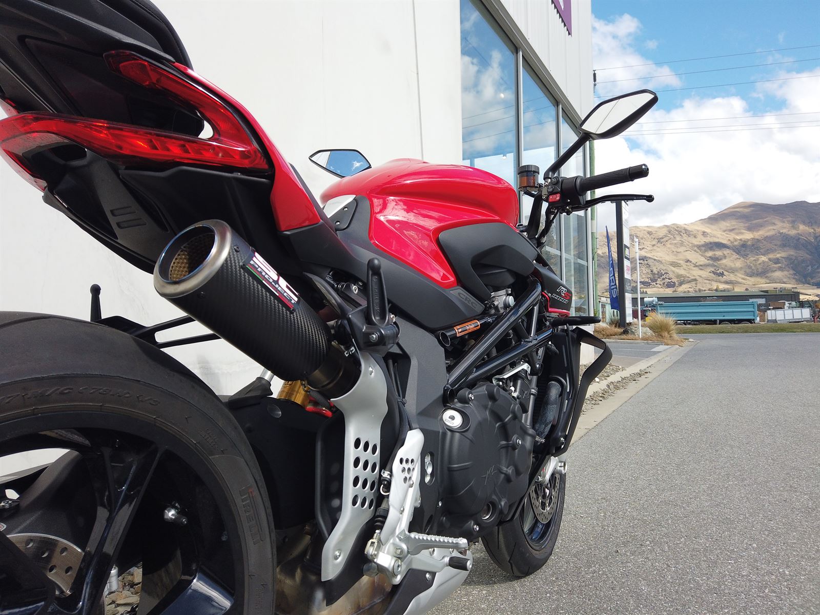 BRUTALE 1000 2022
