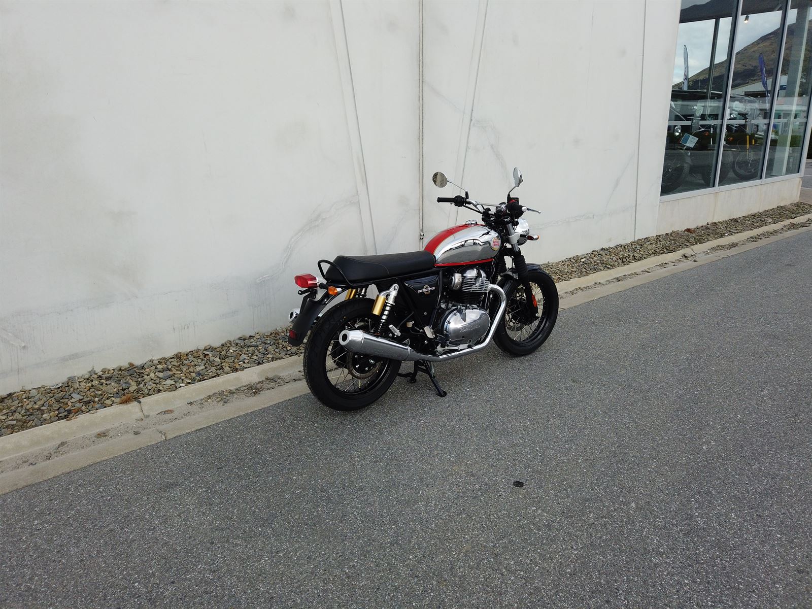 Interceptor 650 2024