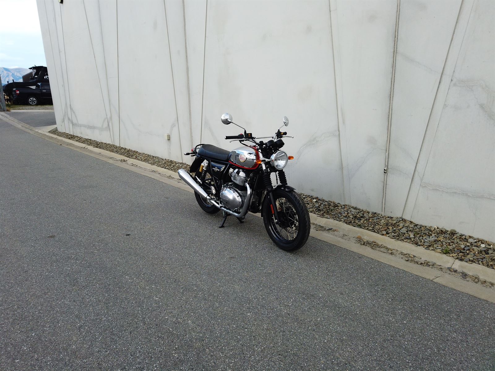 Interceptor 650 2024