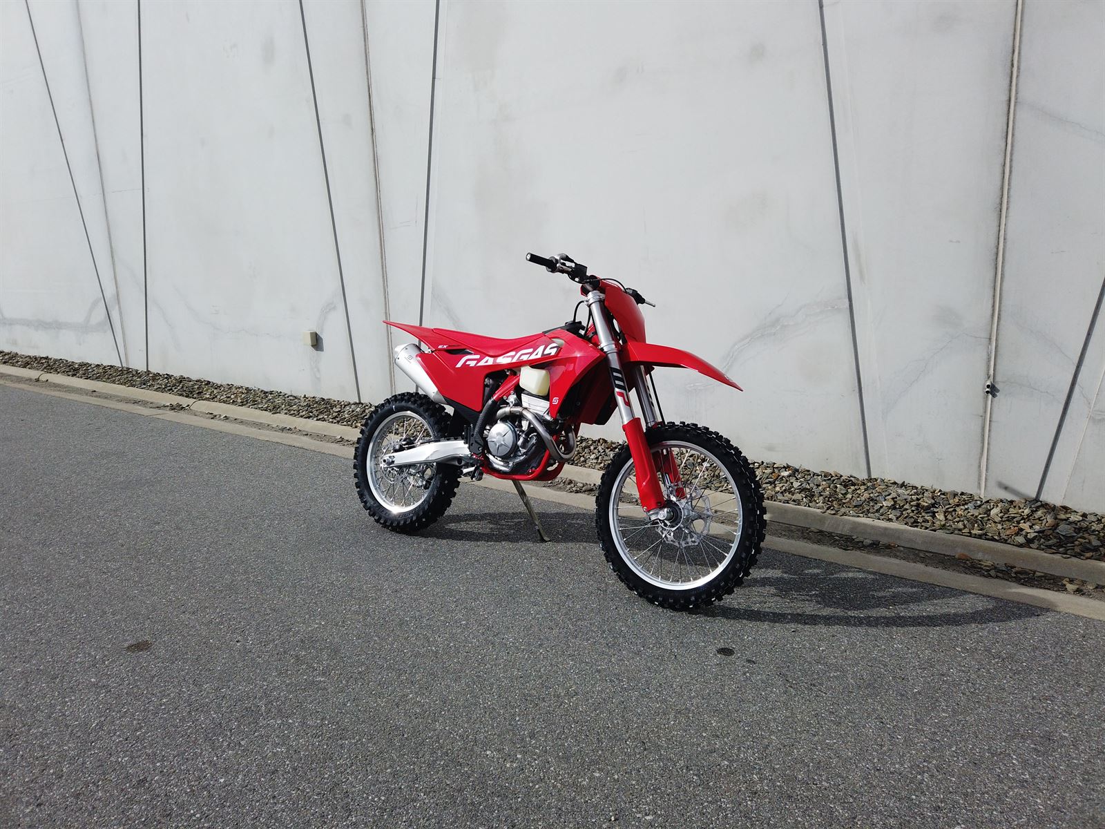 EX350F 2024