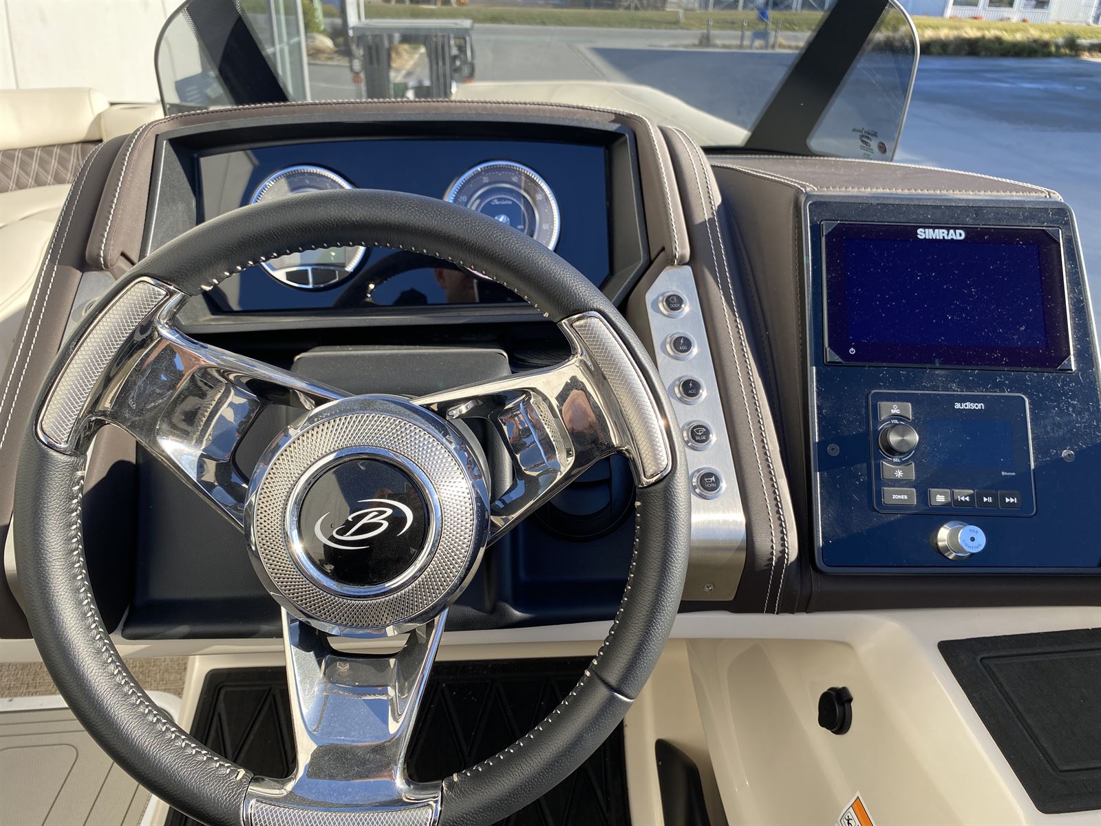Lusso L23QCSSA 2024