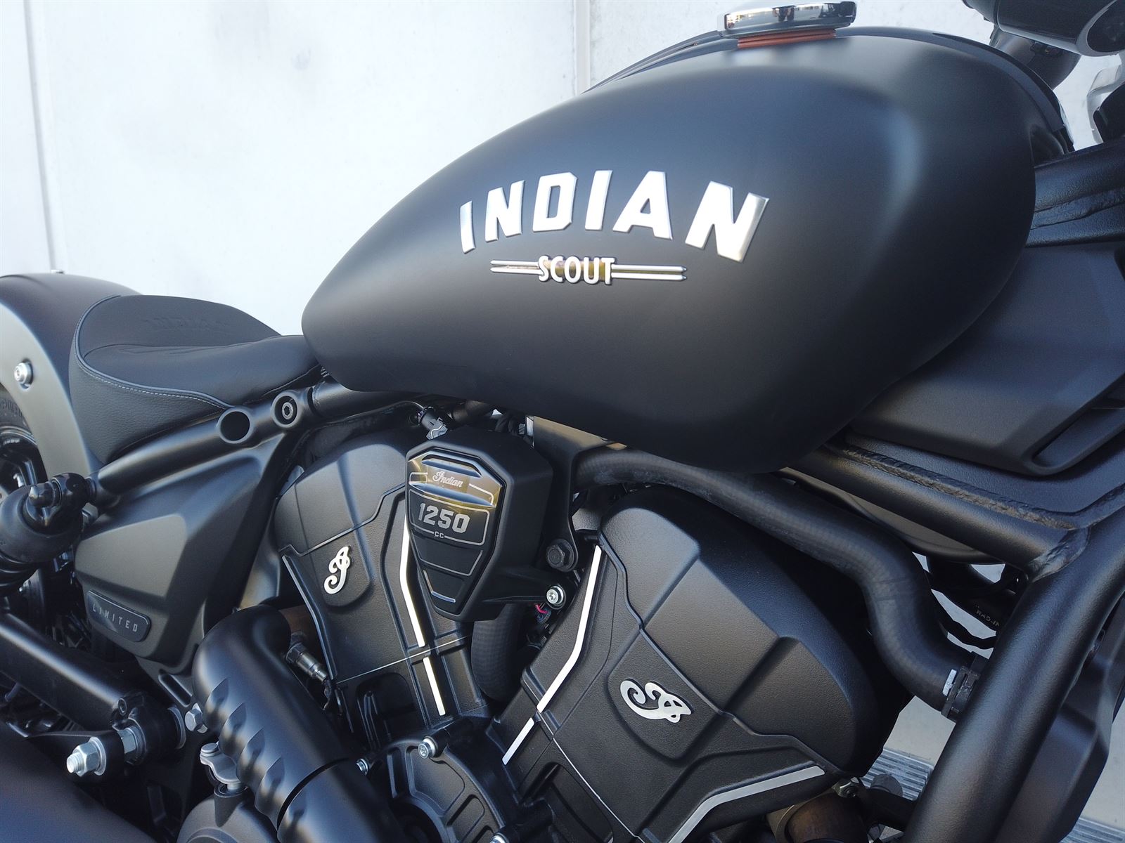 Scout Bobber Limited with Tech Package 2025