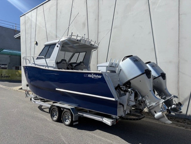Kingfisher 670 Hard Top Powercat + 2 x 150HP Honda 4-Stroke Outboard + Trailer