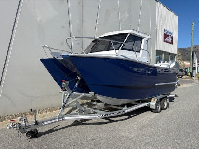 Kingfisher 670 Hard Top Powercat + 2 x 150HP Honda 4-Stroke Outboard + Trailer