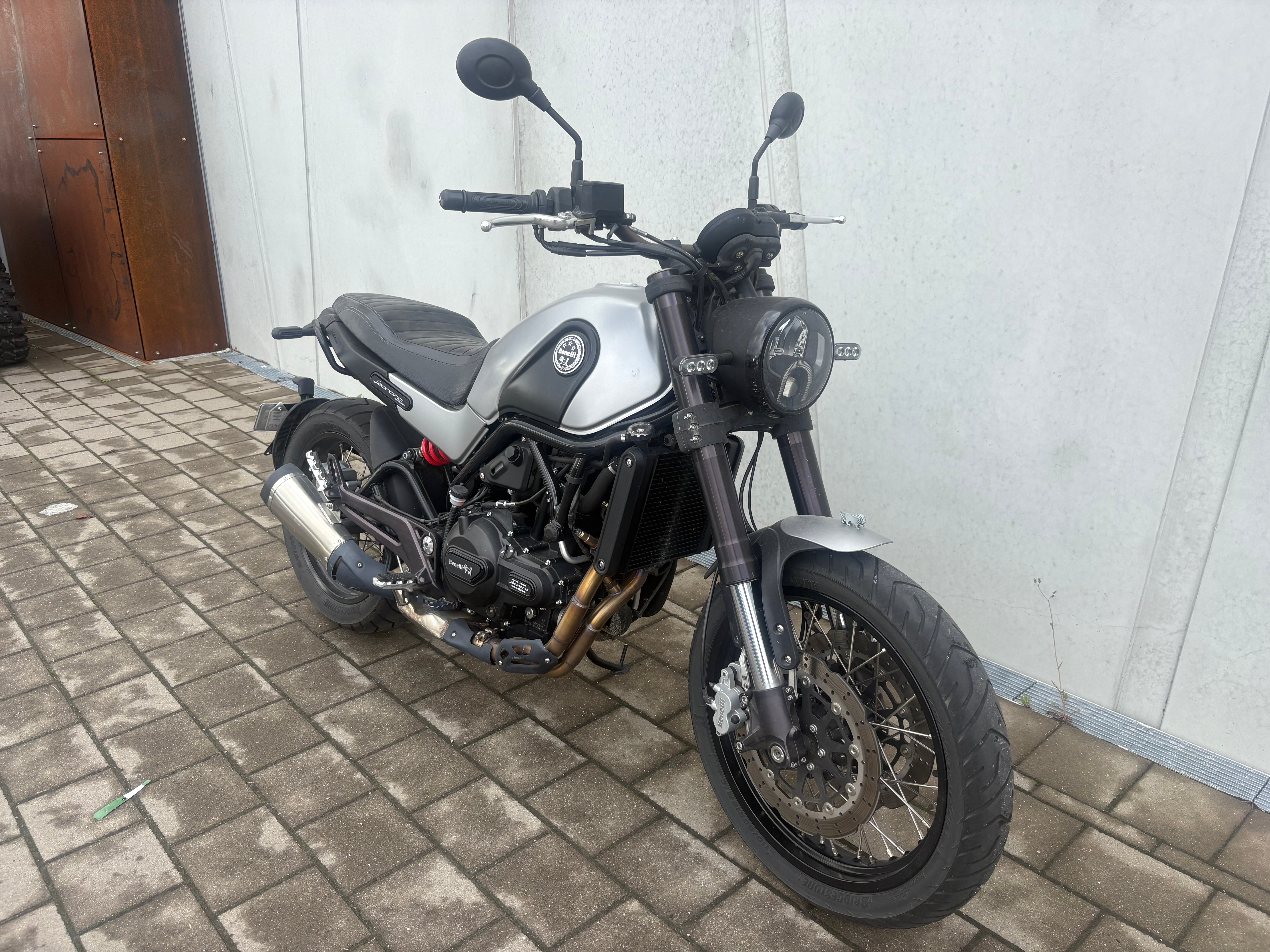 Leoncino 500
