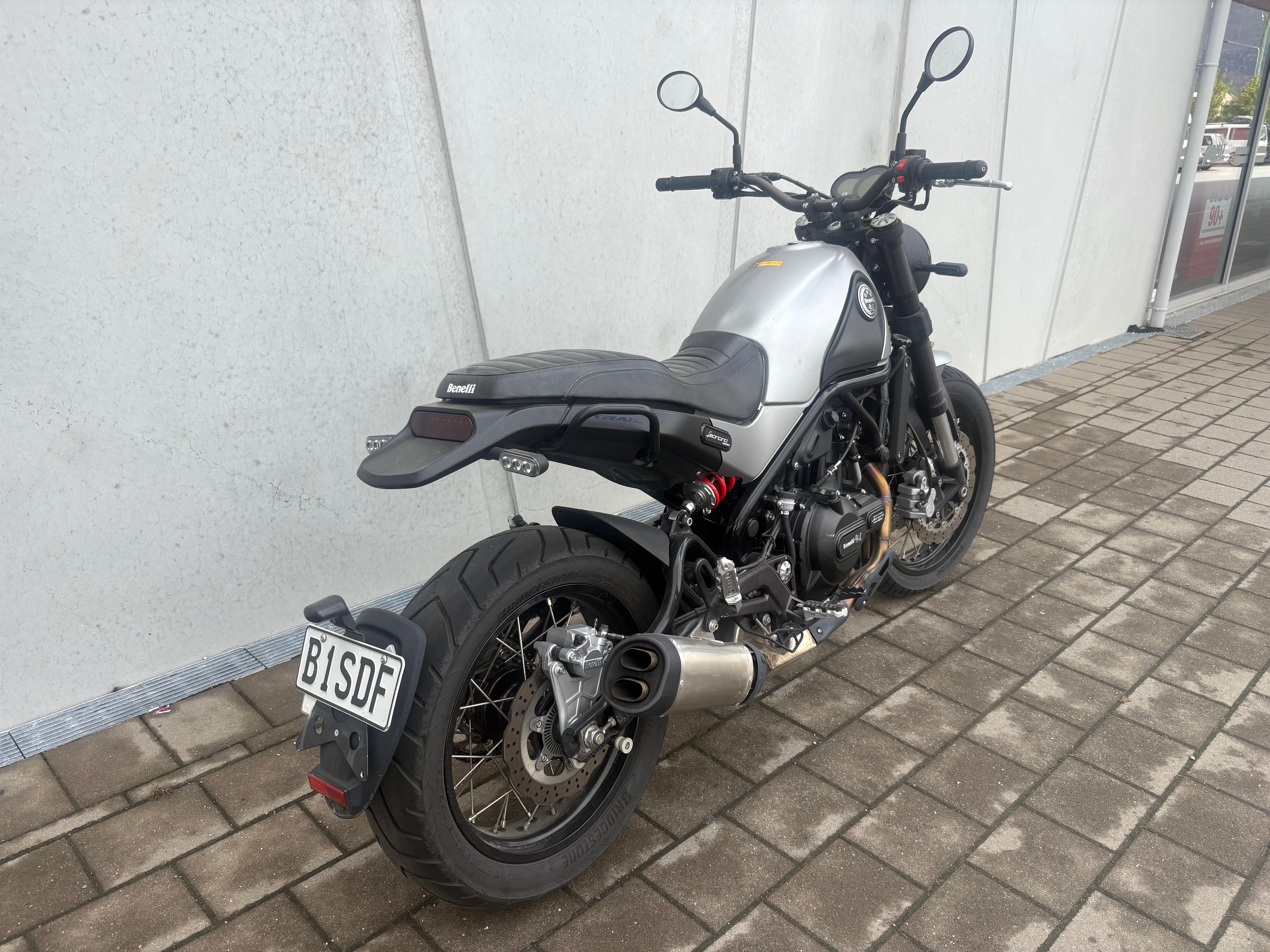 Leoncino 500