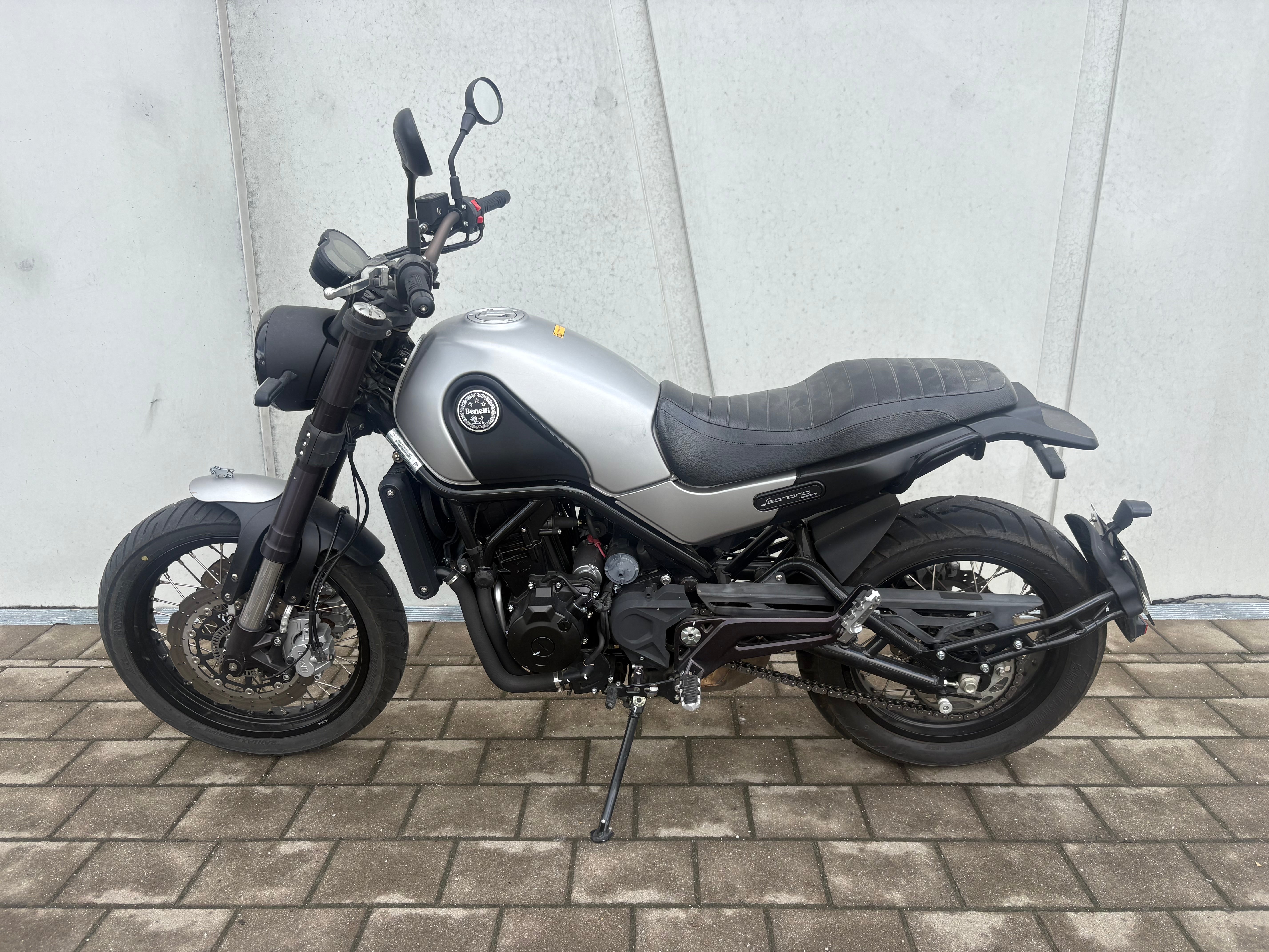 Leoncino 500