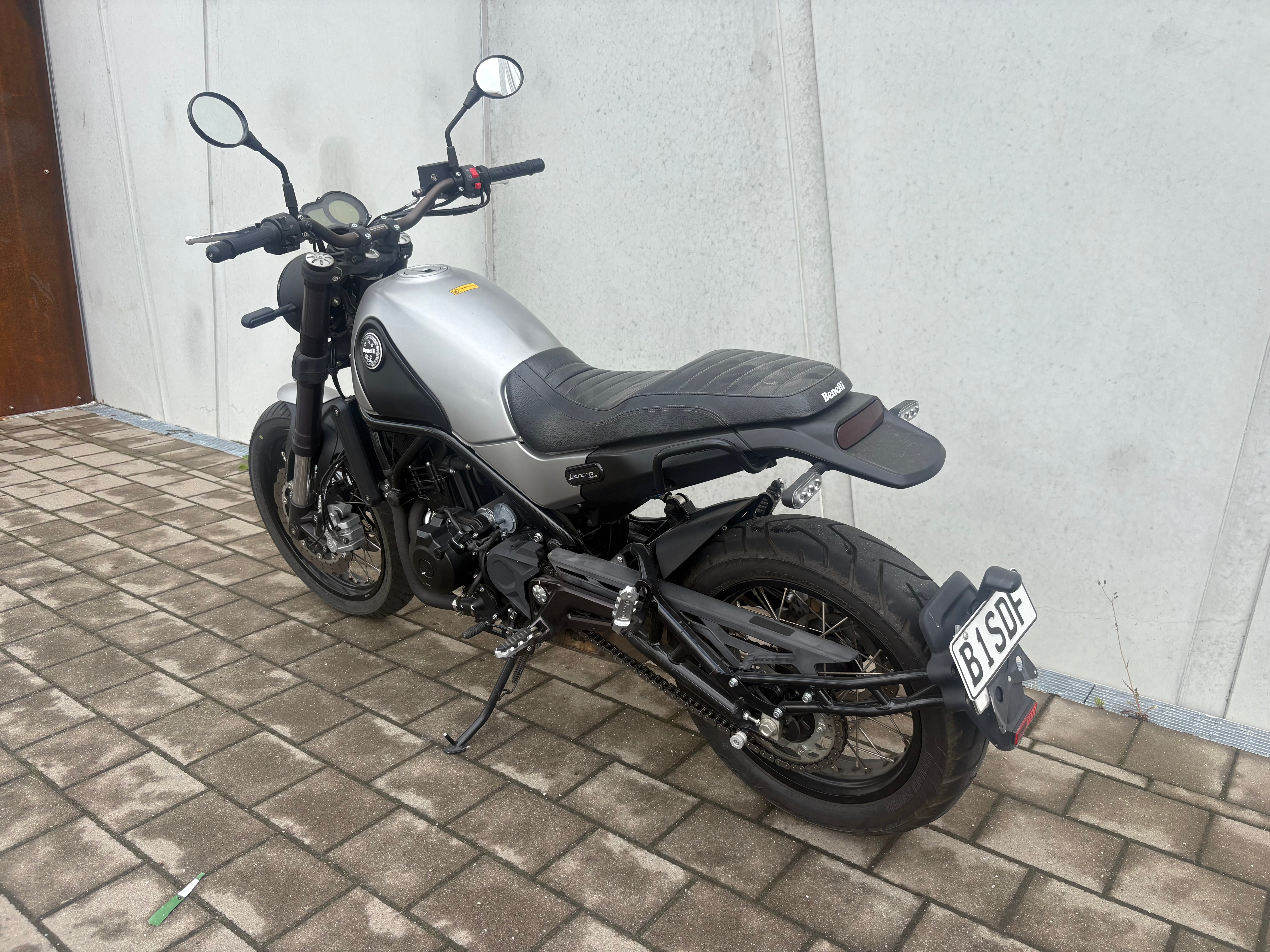 Leoncino 500