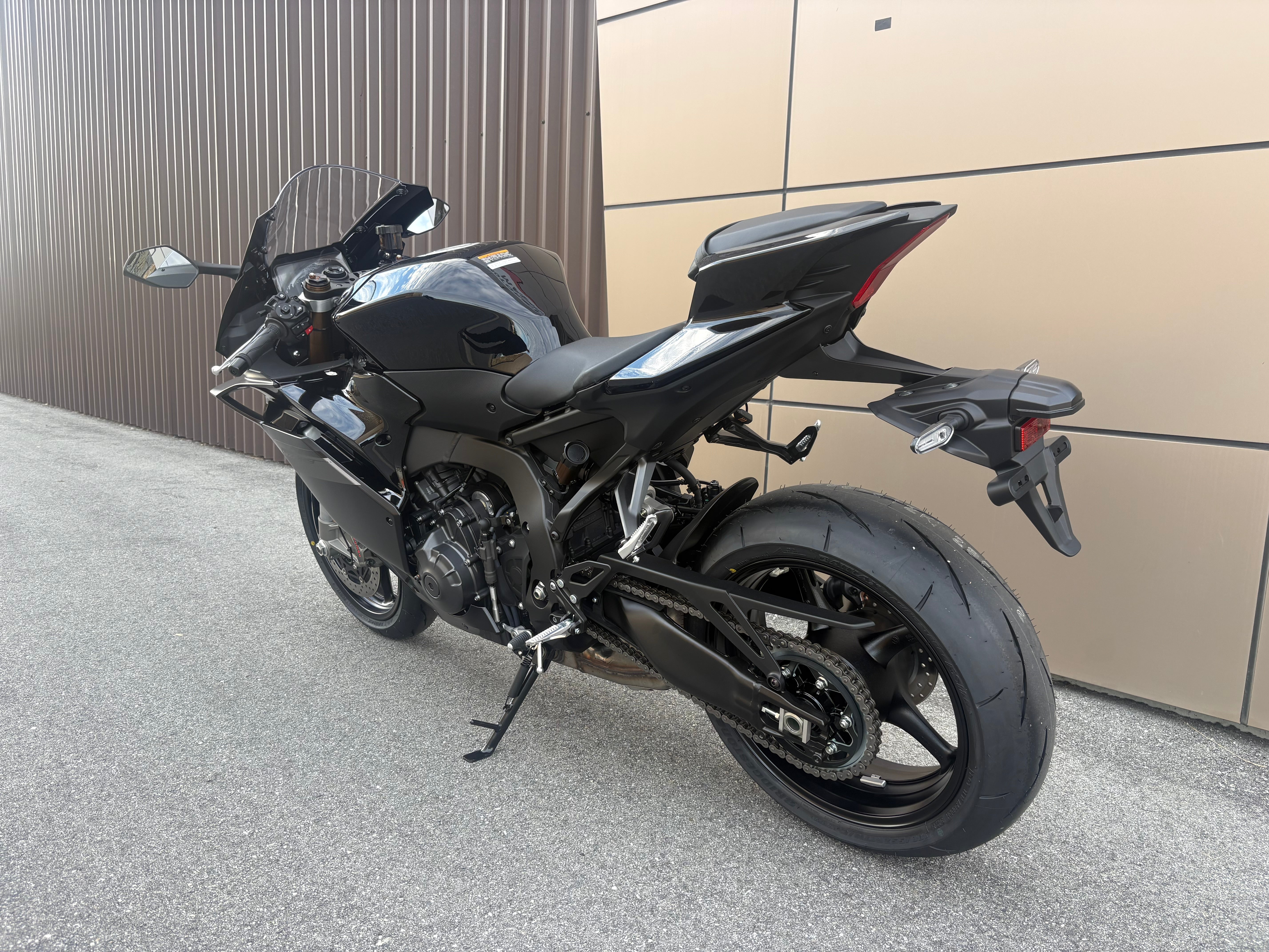 YZF-R9