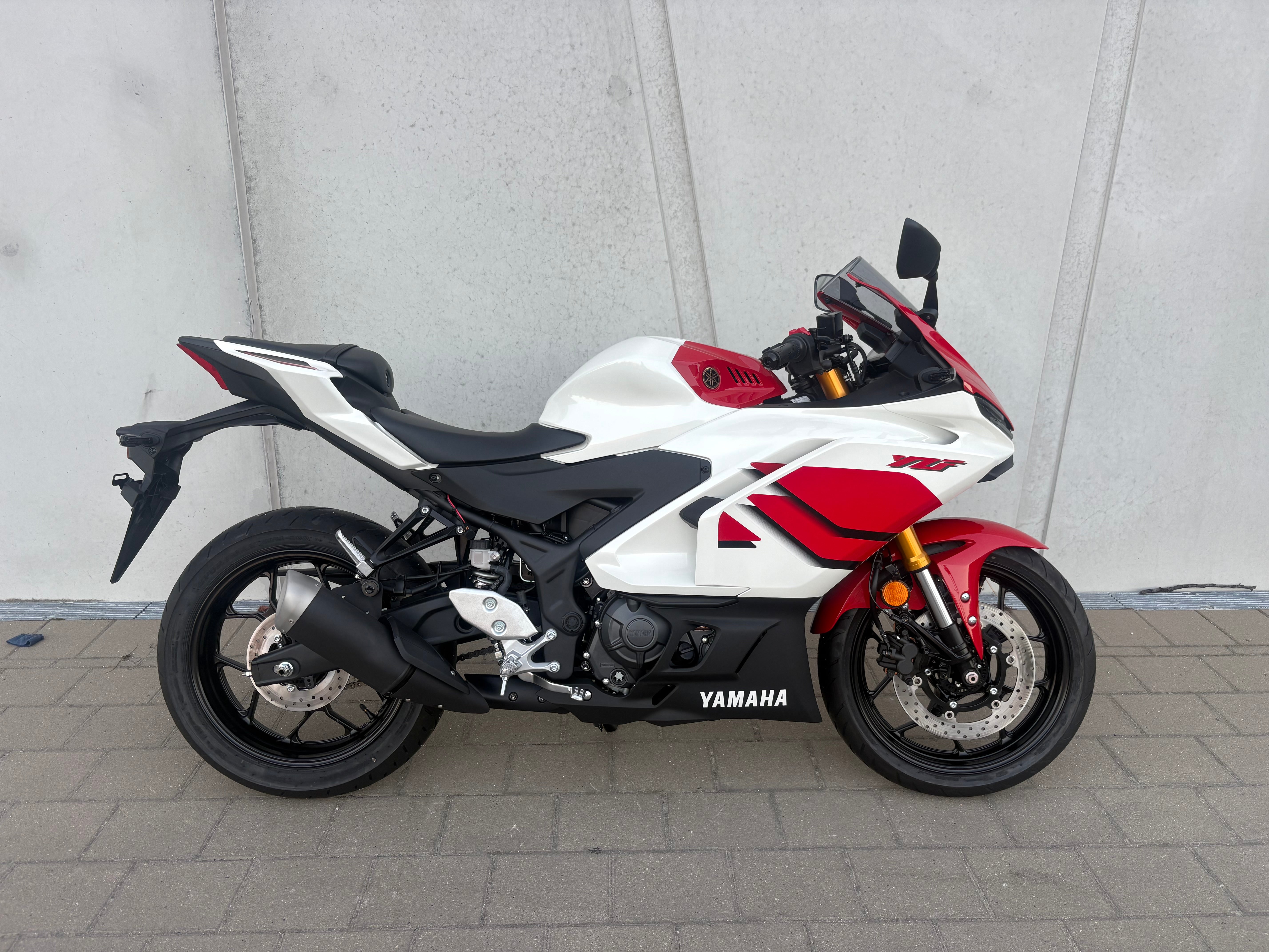 Yamaha R3-SP 70th Anniversary Edition