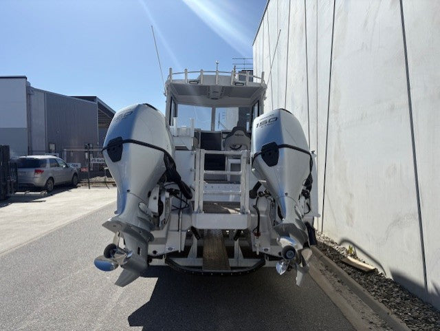 Kingfisher 670 Hard Top Powercat + 2 x 150HP Honda 4-Stroke Outboard + Trailer