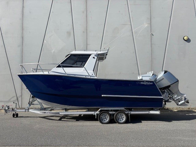 Kingfisher 670 Hard Top Powercat + 2 x 150HP Honda 4-Stroke Outboard + Trailer