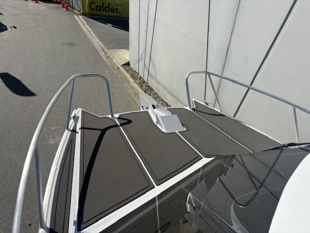 Kingfisher 670 Hard Top Powercat + 2 x 150HP Honda 4-Stroke Outboard + Trailer